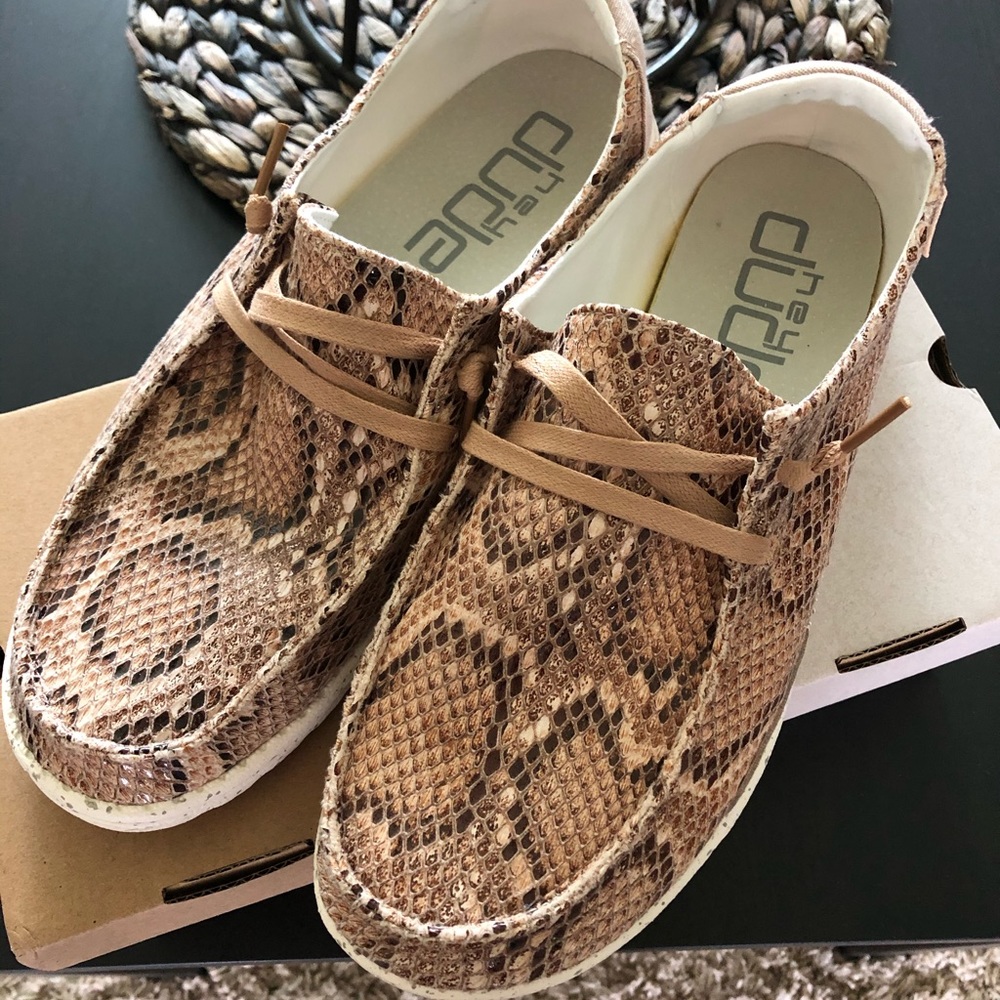 Hey Dude Wendy Jungle Python Light Rose